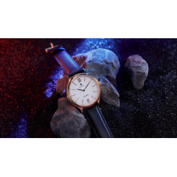 IARVEL WATCH (Gold Watchcase White Dial) by Iarvel Magic and Bluether Magic